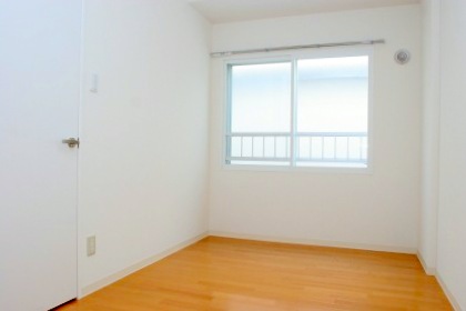 Other room space. It is a popular all-Western-style type of room