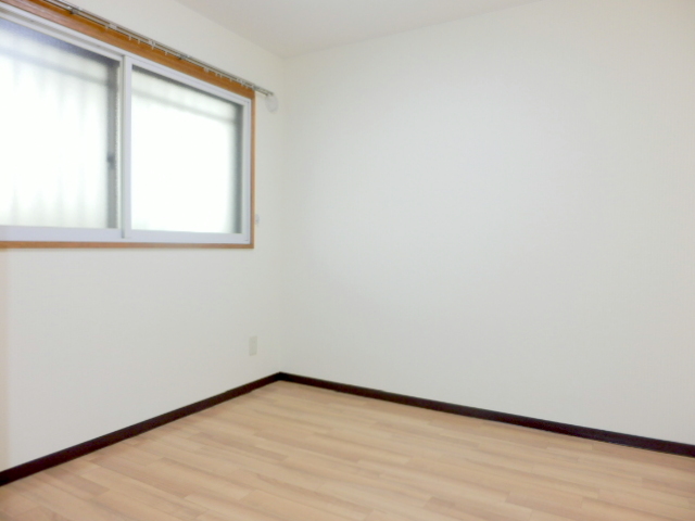 Other room space. The room is beautifully renovated