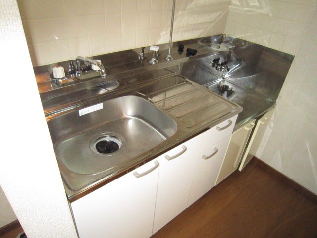 Kitchen. Clean kitchen is indispensable! 