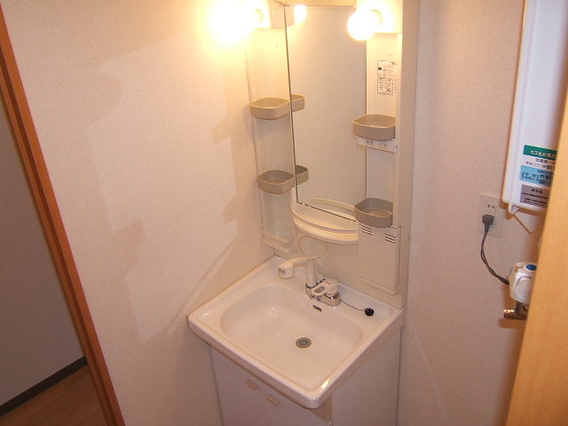 Washroom. It comes with the popular shampoo dresser! ! 