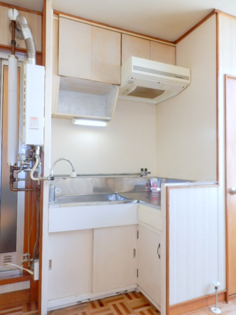 Kitchen. It is beautifully cleaning being completed