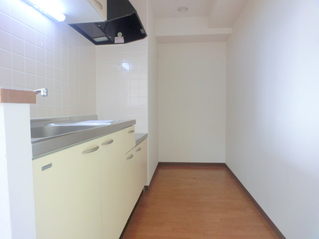 Kitchen.  ※ Photos will be 2, Room type. 