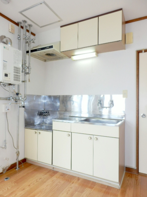 Kitchen. It is beautifully cleaning being completed