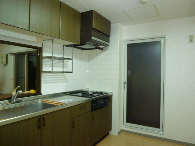 Kitchen. Also spacious space kitchen