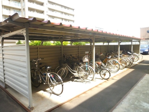 Other common areas. Covered parking lot equipped