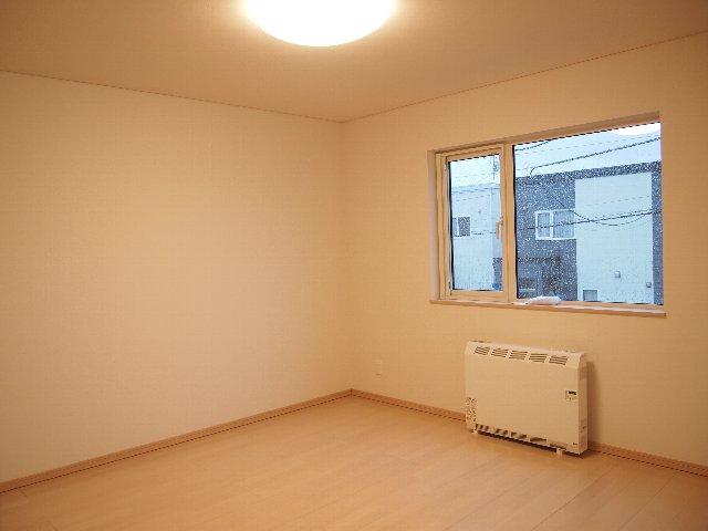 Non-living room. 2 Kainushi bedroom second floor with all the room thermal storage heaters, Popular wide flooring Zhang ☆