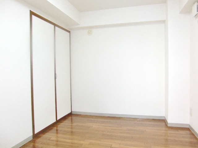 Other room space. Spacious Western-style