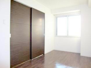 Other room space. It is a popular all-Western-style type of room