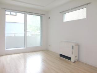 Living and room. Bright living!