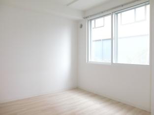 Other room space. It is also easy-to-use size Western-style