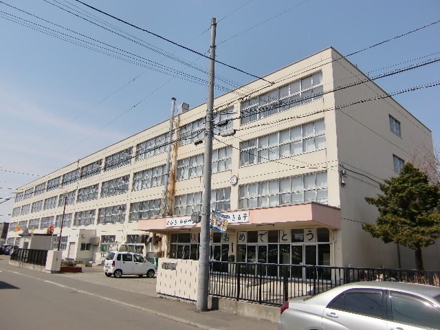 Primary school. 352m to Sapporo Municipal Toko elementary school (elementary school)