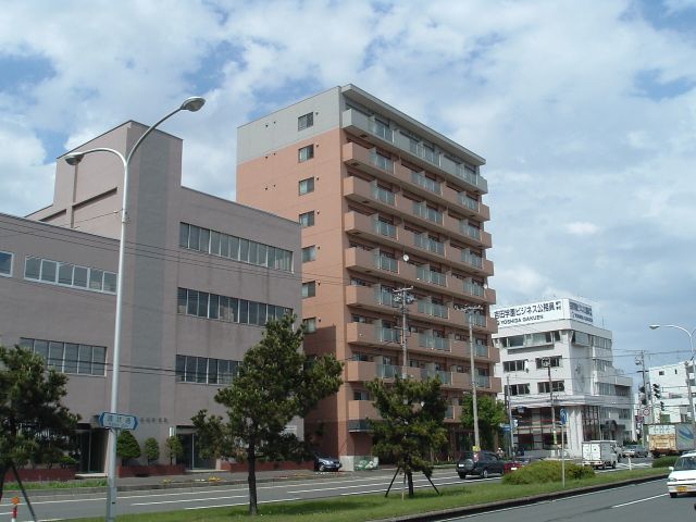 Building appearance. Popularity of reinforced concrete ☆