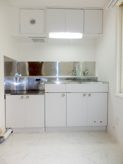 Kitchen. It is beautifully cleaning being completed