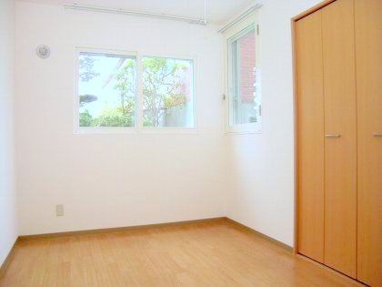 Other room space. It is a popular all-Western-style type of room