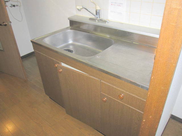 Kitchen.  ※ The photograph is to type 6, Room. 