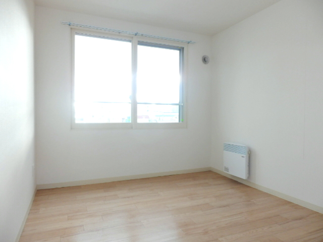 Other room space. It is a popular all-Western-style type of room