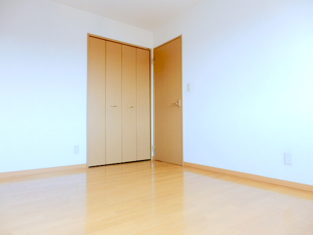 Other room space. It is a popular all-Western-style type of room