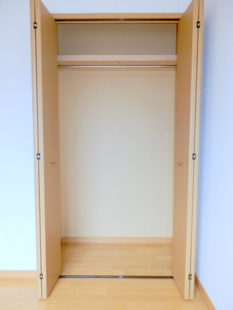 Receipt. It closet equipped in each room