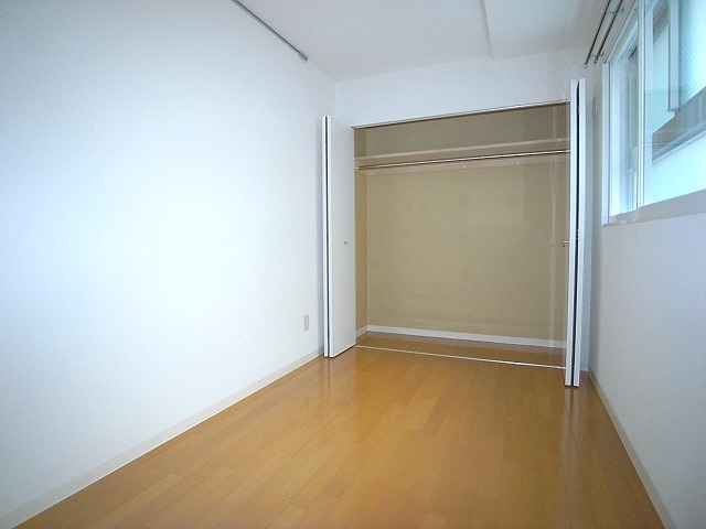 Other room space. Another Western-style rooms are equipped with closet