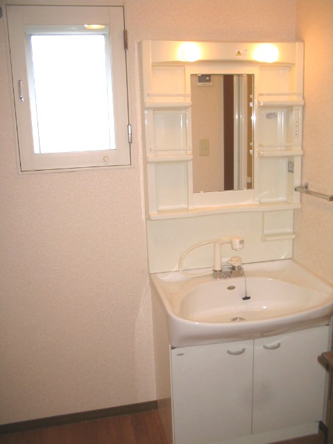 Washroom. Spacious utility with window