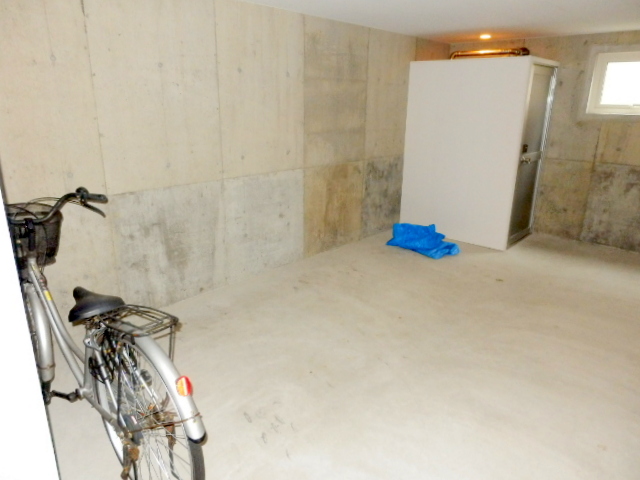 Other common areas. Indoor bicycle parking lot equipped