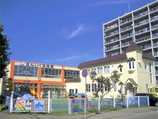 kindergarten ・ Nursery. Sapporo education of the head and hand and heart kindergarten (kindergarten ・ 429m to the nursery)