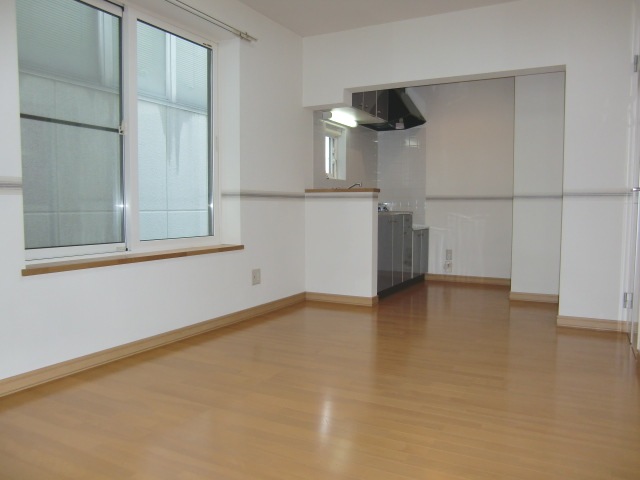 Living and room. Spacious living