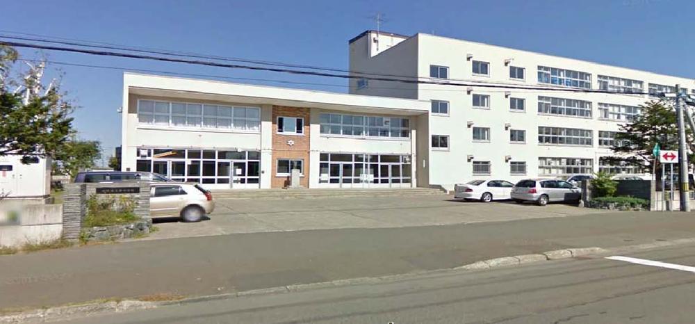 Junior high school. 1471m to Sapporo TatsuSakae junior high school