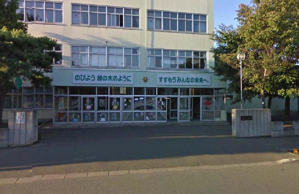 Primary school. 702m to Sapporo Municipal Sakaehigashi Elementary School