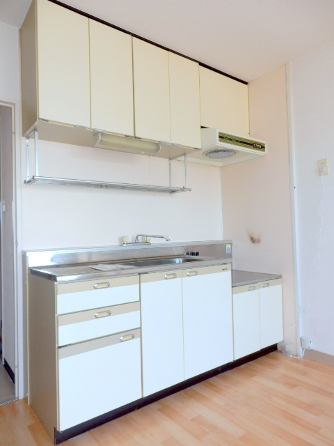 Kitchen. It is beautifully cleaning being completed