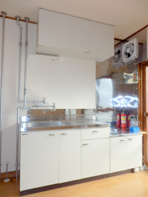 Kitchen. It is beautifully cleaning being completed