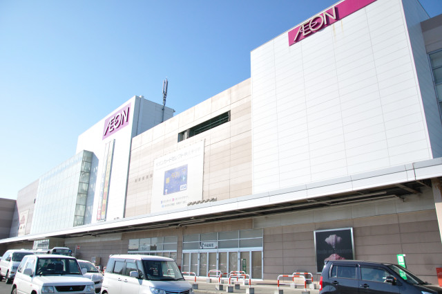 Shopping centre. Light on Sapporo Naebo ion Mall store to (shopping center) 1282m