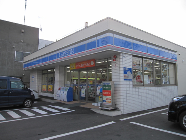 Convenience store. 412m until Lawson Sapporo Kita 41 Johigashiten (convenience store)