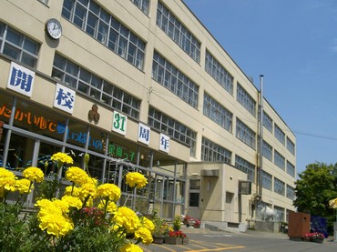 Primary school. 376m to Sapporo Municipal Sakaeminami elementary school (elementary school)