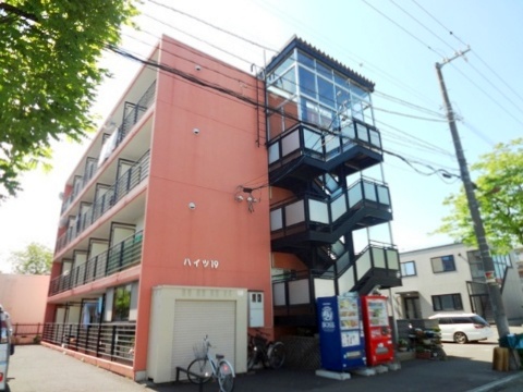 Building appearance. Rent 10,000 is the yen apartment