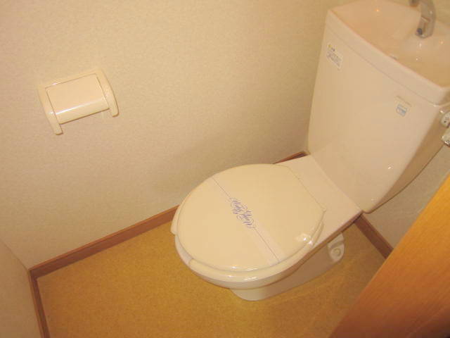 Toilet. You can use slowly in the bath and separate! ! 