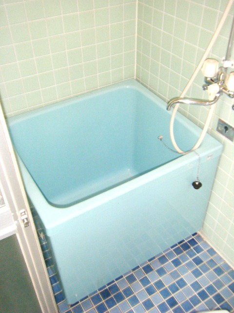 Bath. Beautiful bath!