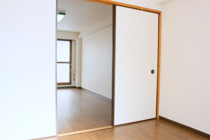 Other room space. It is a popular all-Western-style type of room