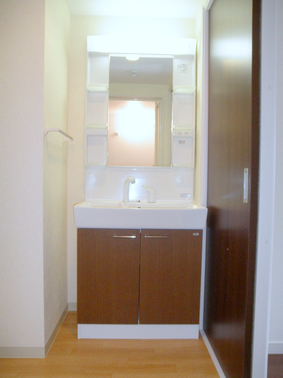 Washroom. Shampoo dresser equipped