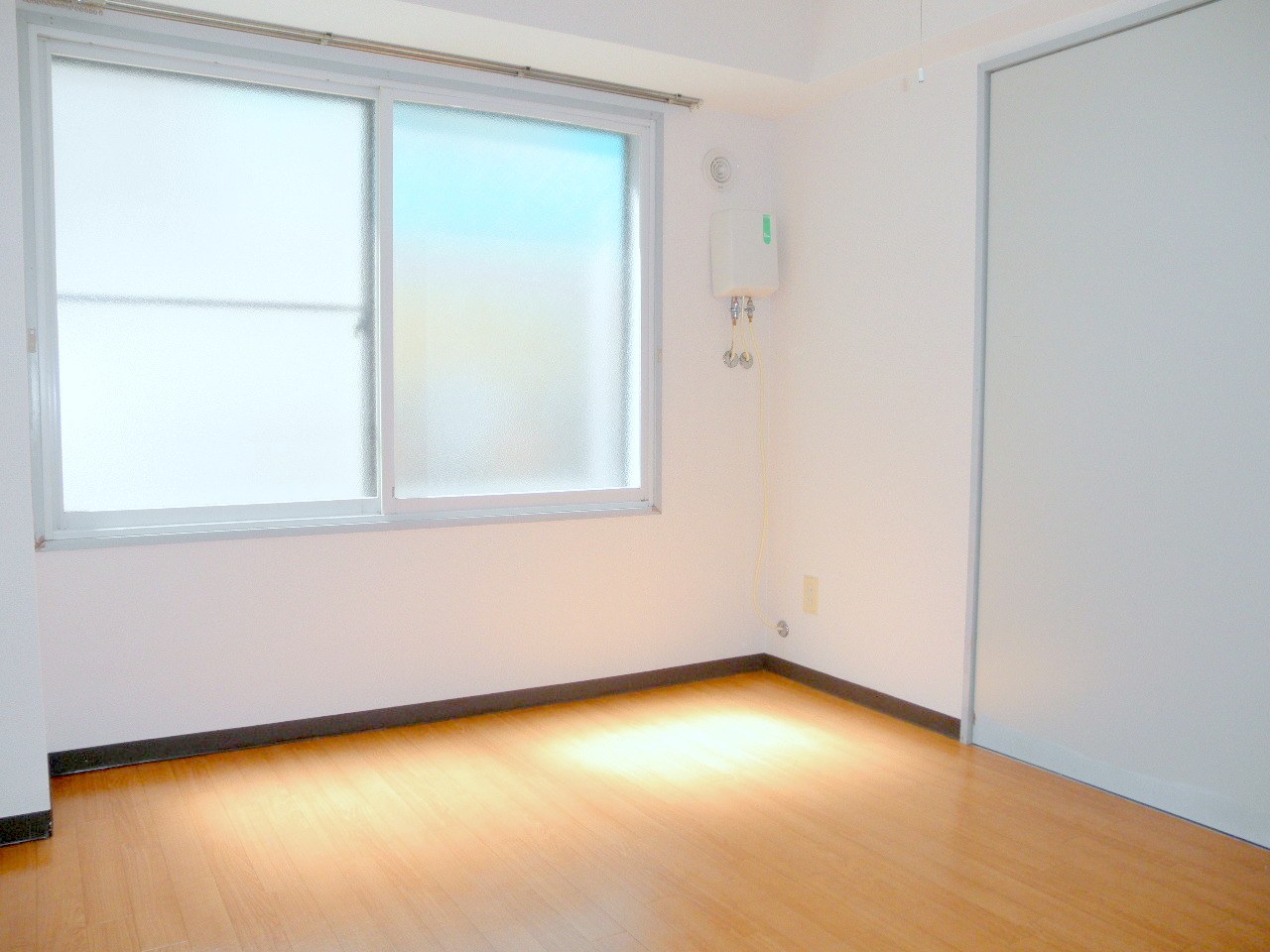 Other room space. It is a popular all-Western-style type of room