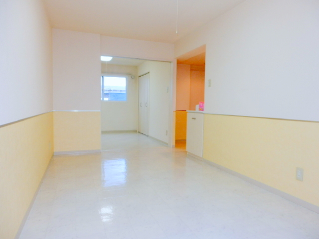 Living and room. Spacious is living