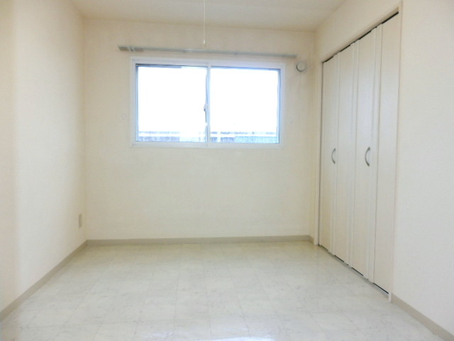 Other room space. It is a popular all-Western-style type of room