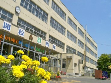 Primary school. 358m to Sapporo Municipal Sakaeminami elementary school (elementary school)