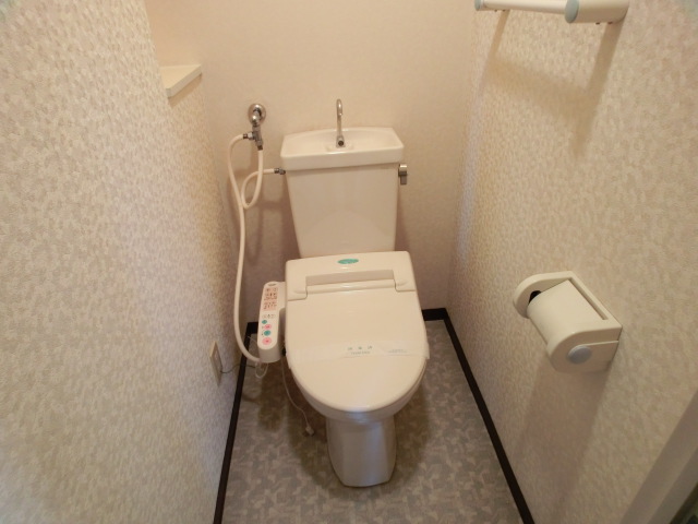 Toilet. With Washlet ☆ Towel rack ・ There is also a roll yard ☆ 