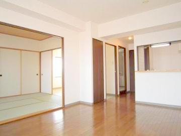 Living and room. Easy-to-use living