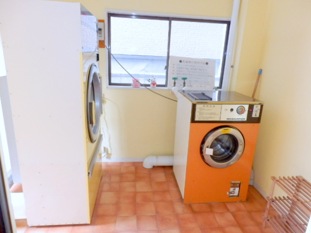 Other common areas. Laundry Room equipped to 1F part