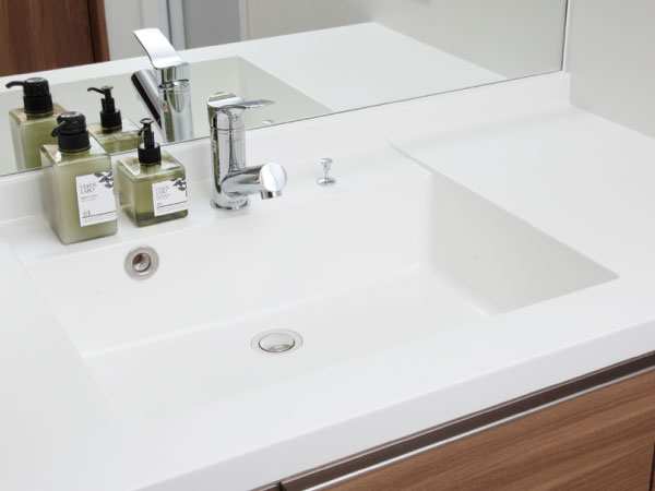 Bathing-wash room.  [Bowl-integrated counter] Stylish, clean and features easy. Also, Has adopted a convenient head pull-out single lever faucet to clean the sink bowl (same specifications)