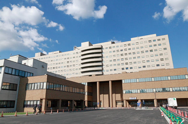 Founded in 1921, Hokkaido University hospital that is acting as the central hospital. Internal medicine, Surgery, Plastic surgery, We support the Hokkaido medical care, such as Pediatric Surgery (walk 11 minutes ・ About 850m)
