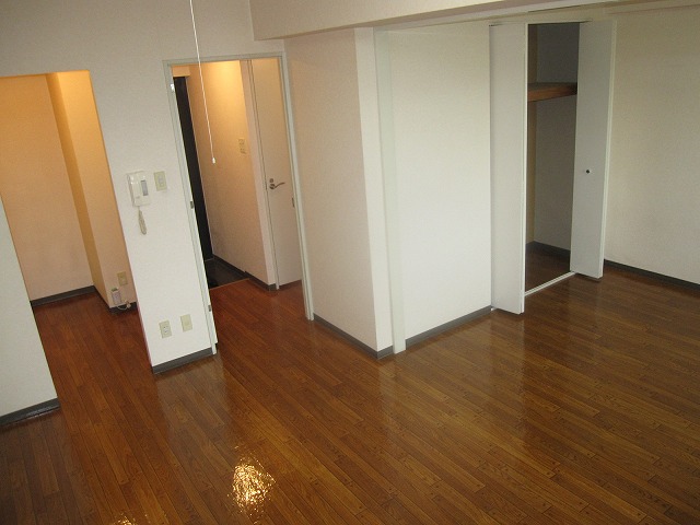 Living and room.  ※ It is a photograph of the other in Room. 