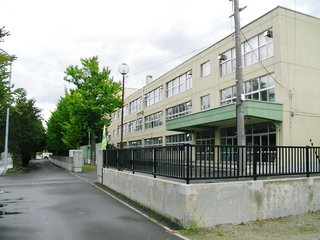 Junior high school. 1100m to Sapporo Tatefuda seedlings junior high school (junior high school)